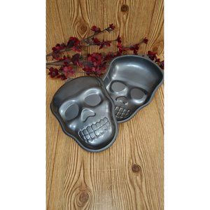 ONE Skull Shaped Cake Pan